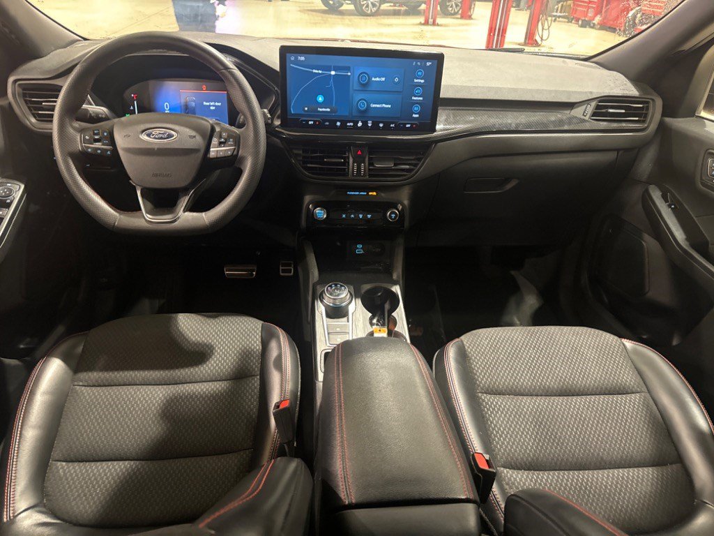 Used 2023 Ford Escape ST-Line w/ Tech Pack #1 FWD image 6