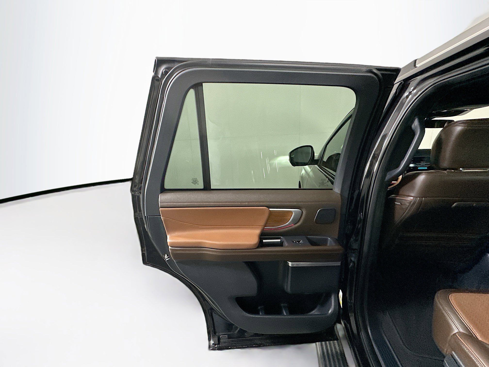 Used 2025 Ford Expedition King Ranch image 28