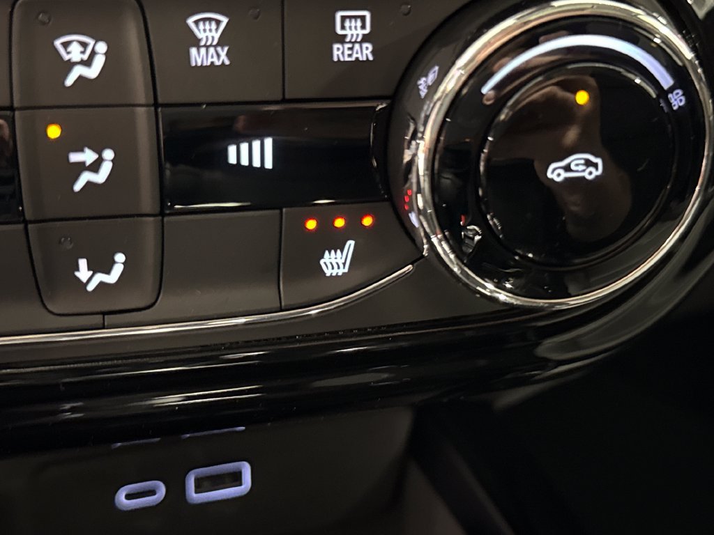 New 2026 Chevrolet Trax ACTIV w/ Sunroof Package FWD image 16