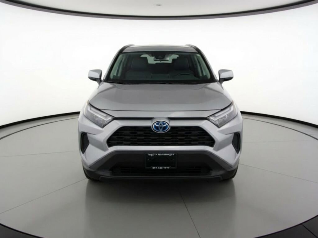 Used 2024 Toyota RAV4 XLE image 2