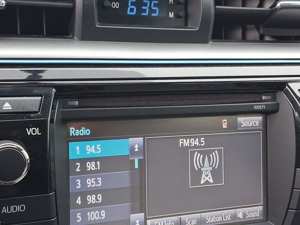 Used 2016 Toyota Corolla LE FWD image 23