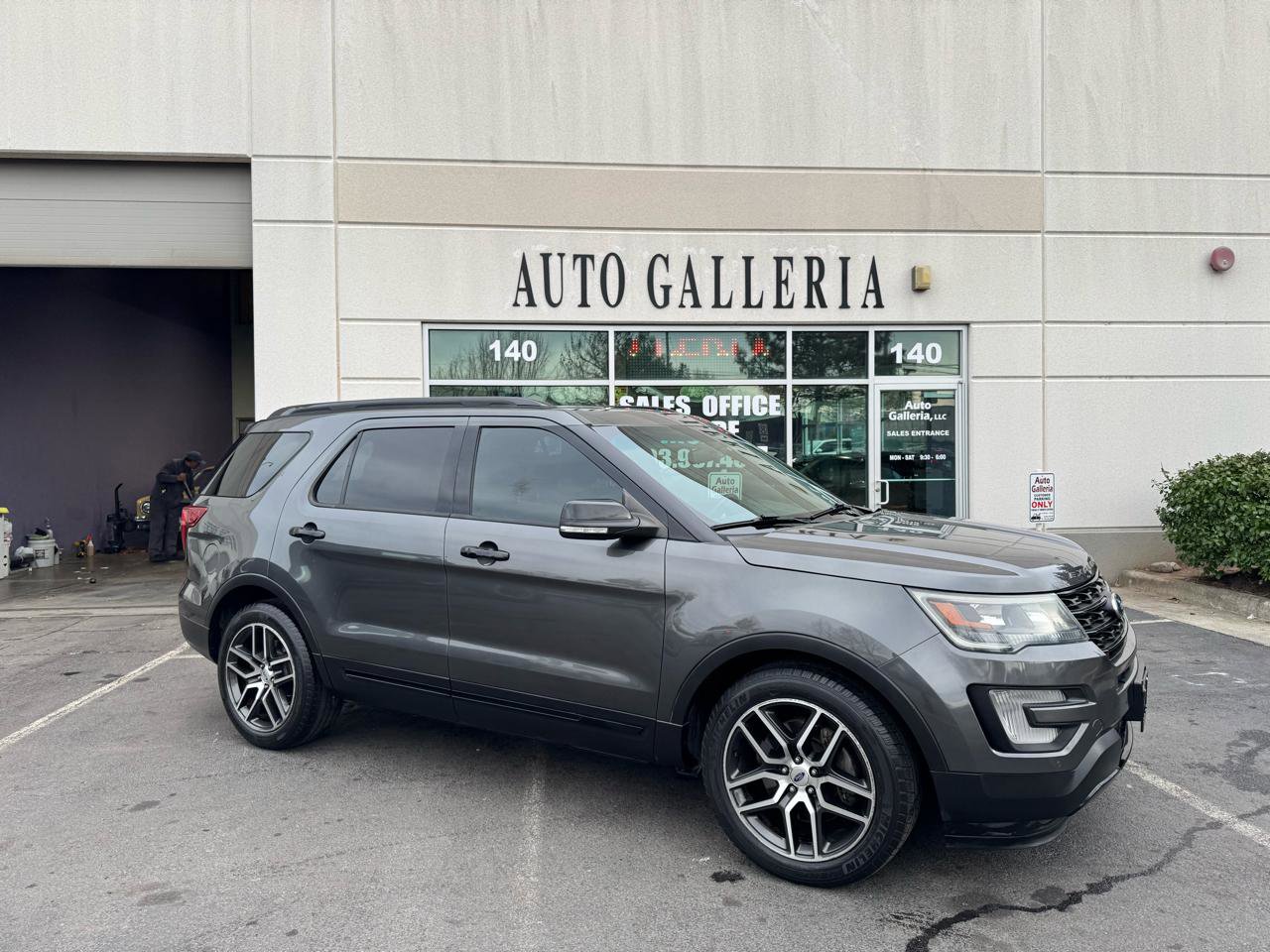 Used 2016 Ford Explorer Sport image 2
