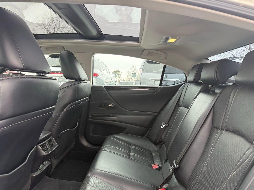 Used 2019 Lexus ES 350 Luxury w/ Accessory Package image 14