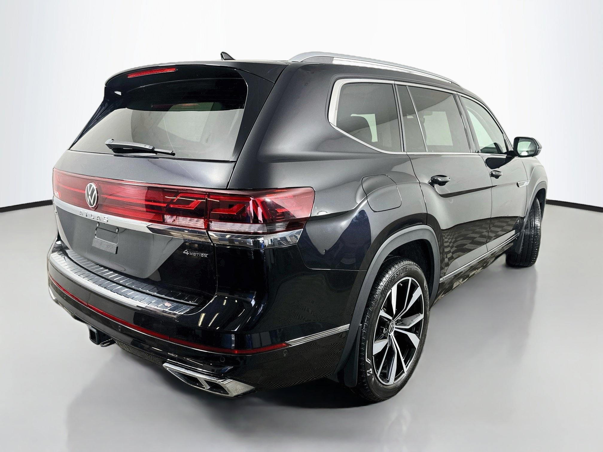 Used 2024 Volkswagen Atlas SEL Premium R-Line AWD/4WD image 7