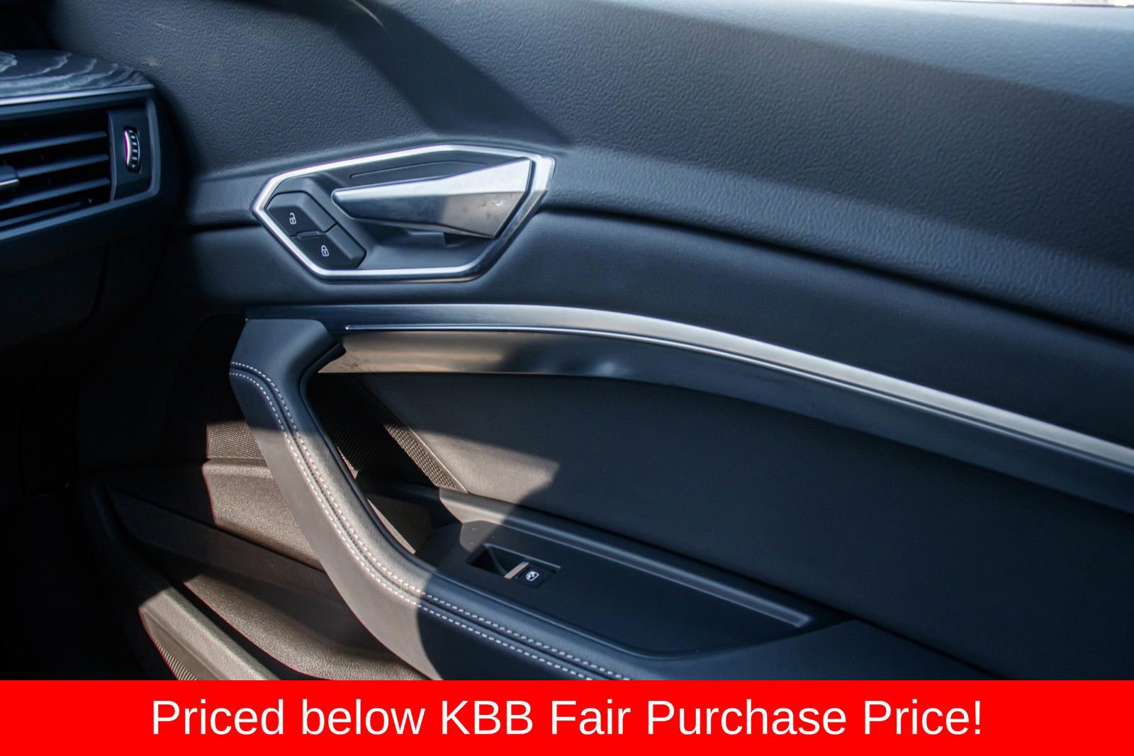 Used 2021 Audi e-tron Premium w/ Convenience Plus Package image 23