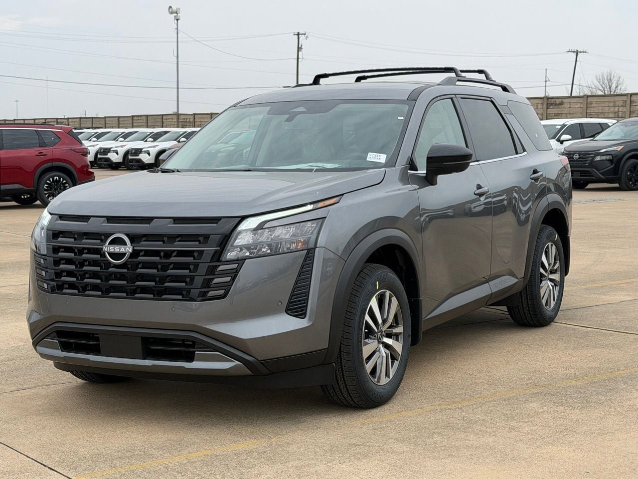 New 2026 Nissan Pathfinder SL image 2