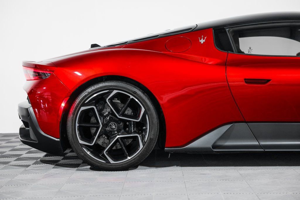 Used 2022 Maserati MC20 Coupe image 2