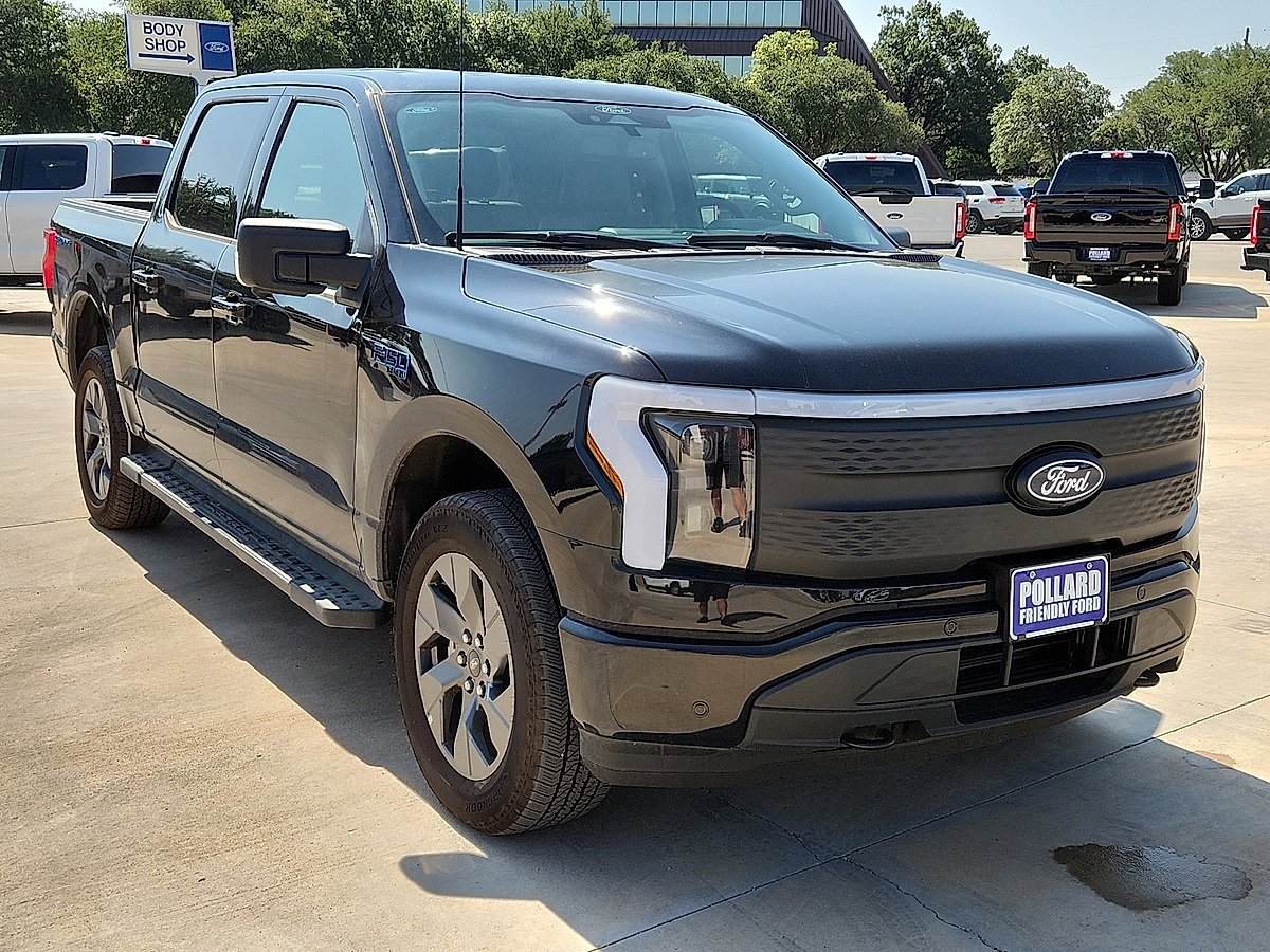 New 2025 Ford F150 Lightning Flash image 4