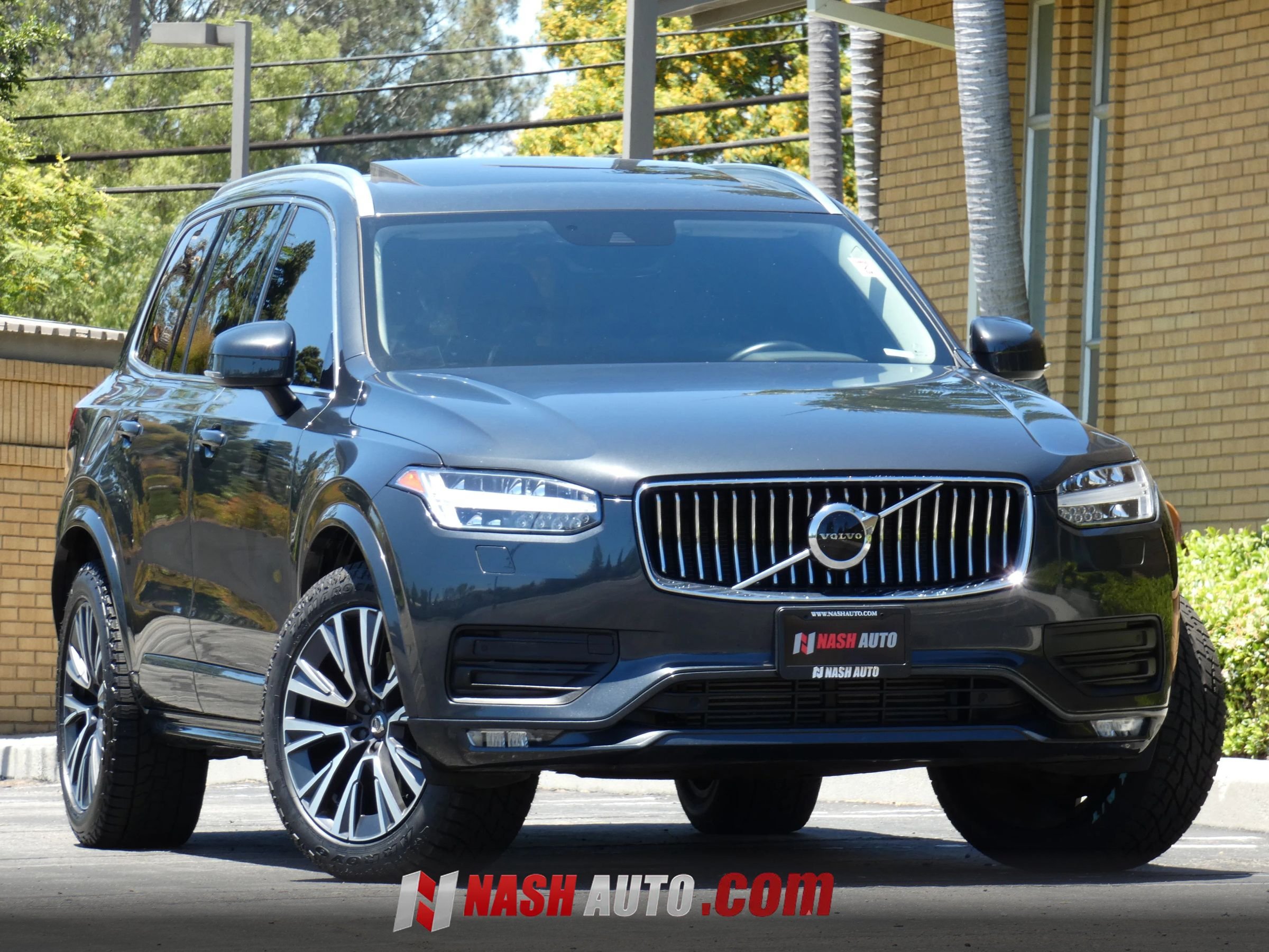 Used 2022 Volvo XC90 T5 Momentum w/ Climate Package AWD/4WD image 3