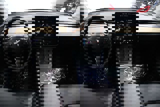 Used 2021 Tesla Model Y Long Range image 2