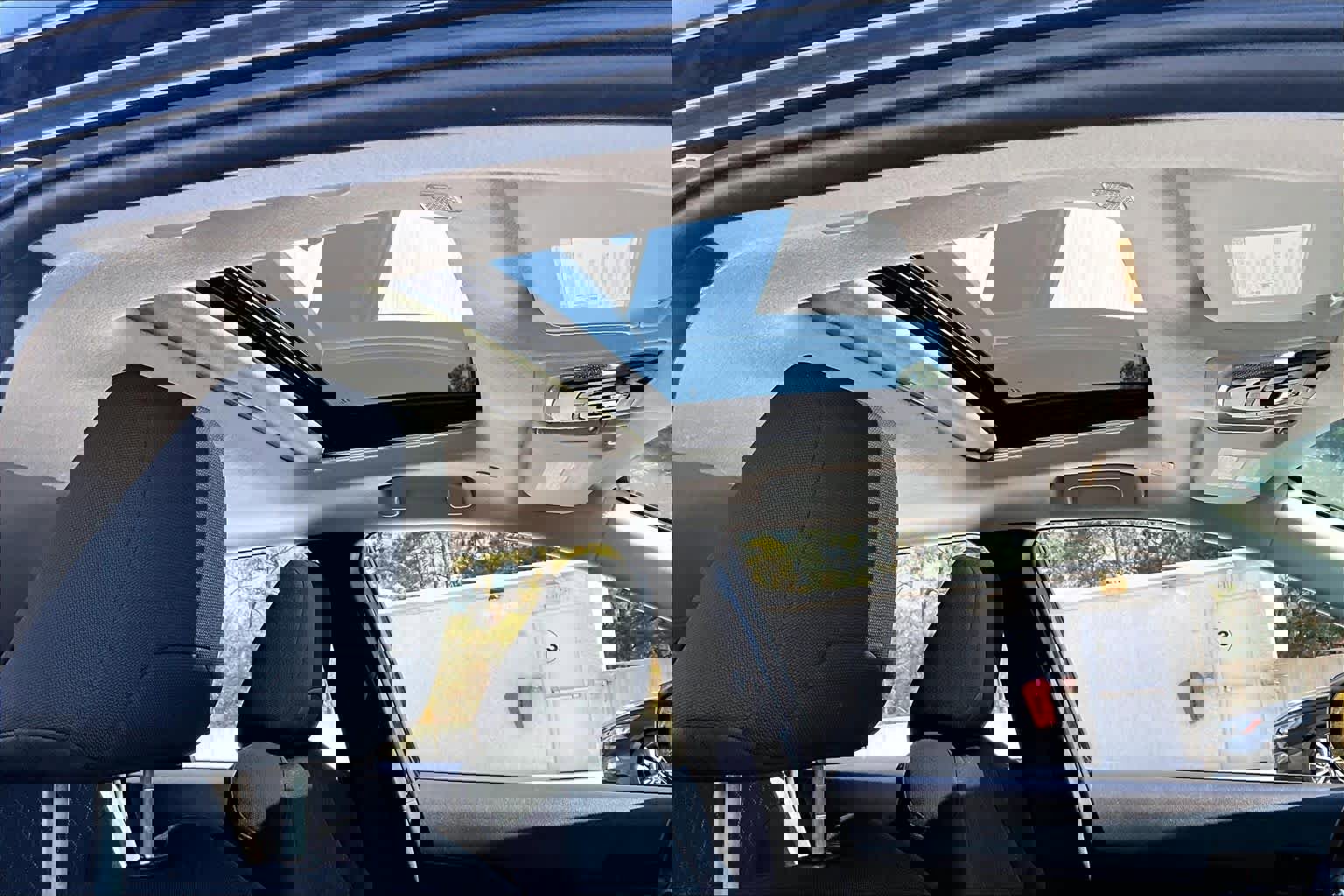 Used 2024 Toyota Corolla Cross LE w/ Moonroof Package image 14