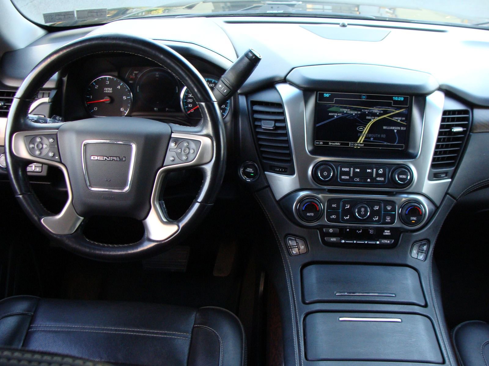 Used 2019 GMC Yukon Denali w/ Denali Ultimate Package image 10