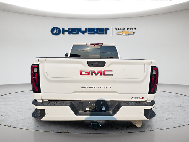 Used 2025 GMC Sierra 2500 AT4 AWD/4WD image 4