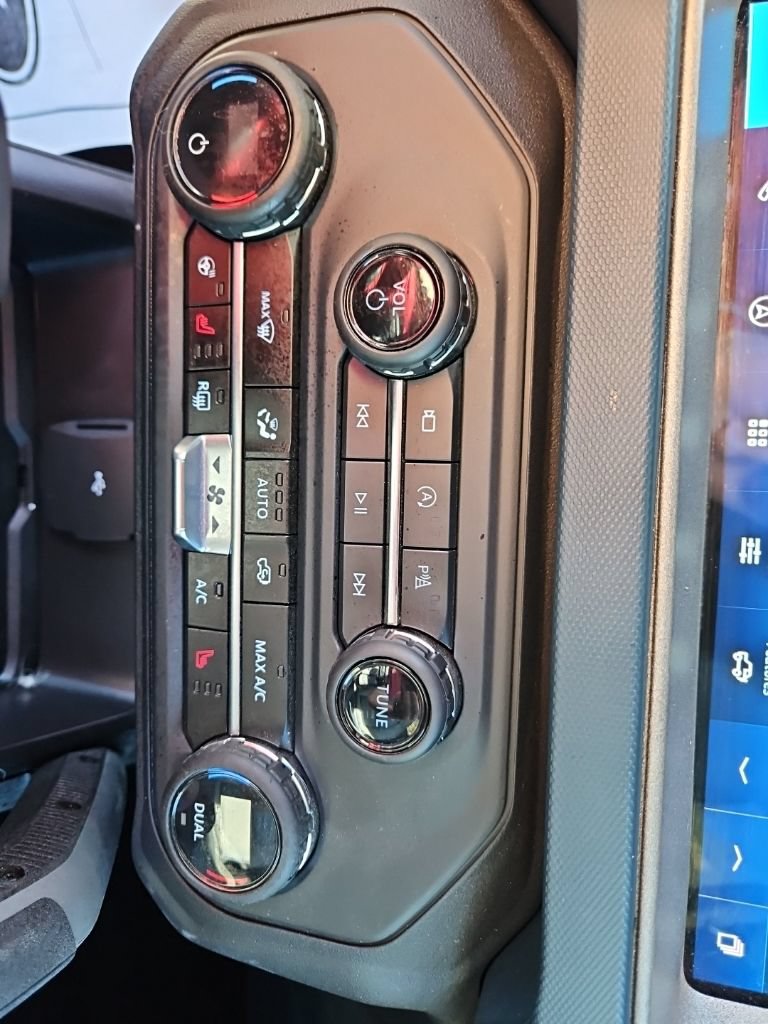 Used 2024 Ford Bronco Outer Banks AWD/4WD image 13