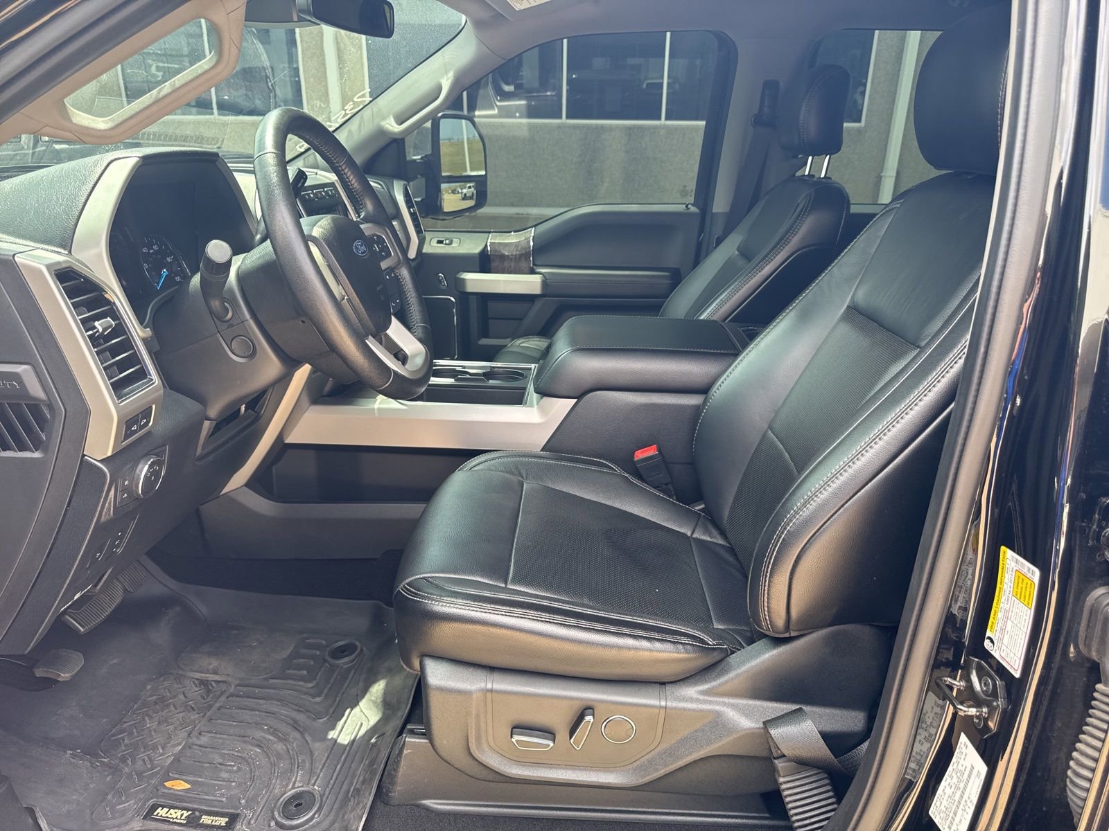 Used 2019 Ford F250 Lariat w/ Lariat Ultimate Package image 13