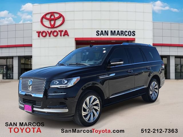 Used 2024 Lincoln Navigator Reserve image 1