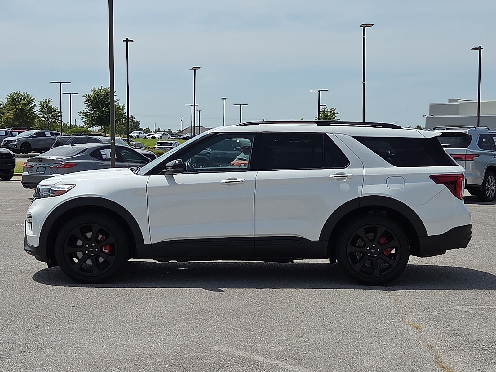 Used 2022 Ford Explorer ST w/ Equipment Group 401A AWD/4WD image 3