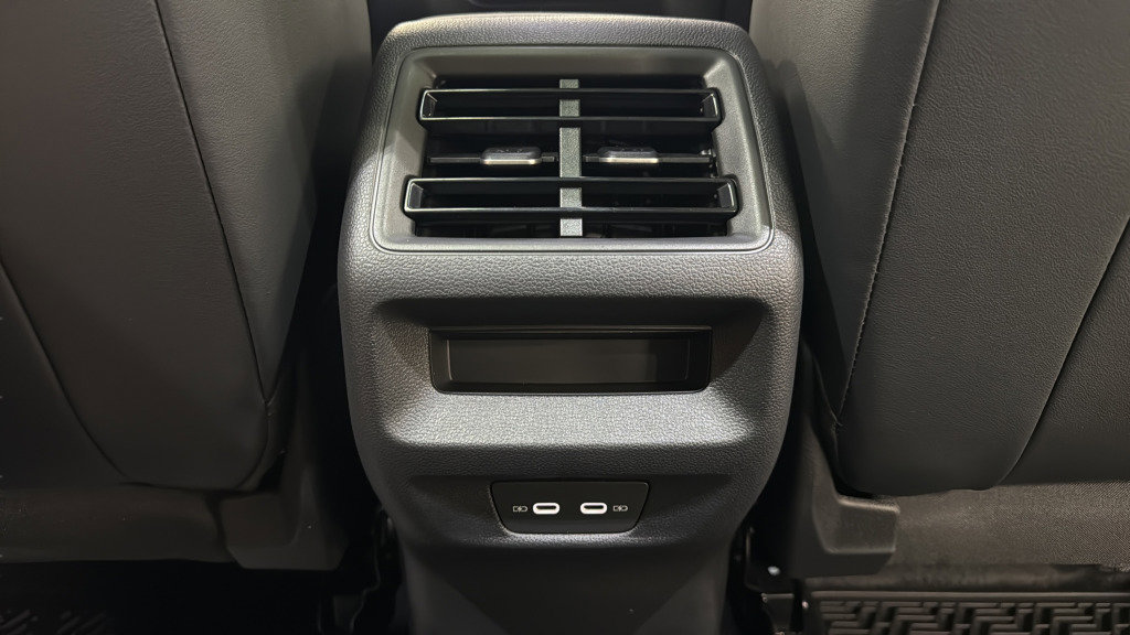 New 2026 Volkswagen Tiguan SE image 30