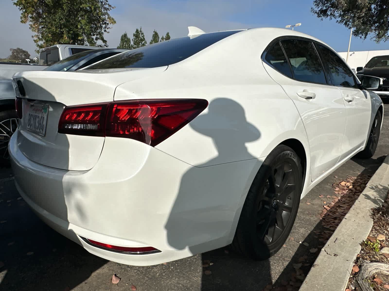 Used 2017 Acura TLX V6 FWD image 4