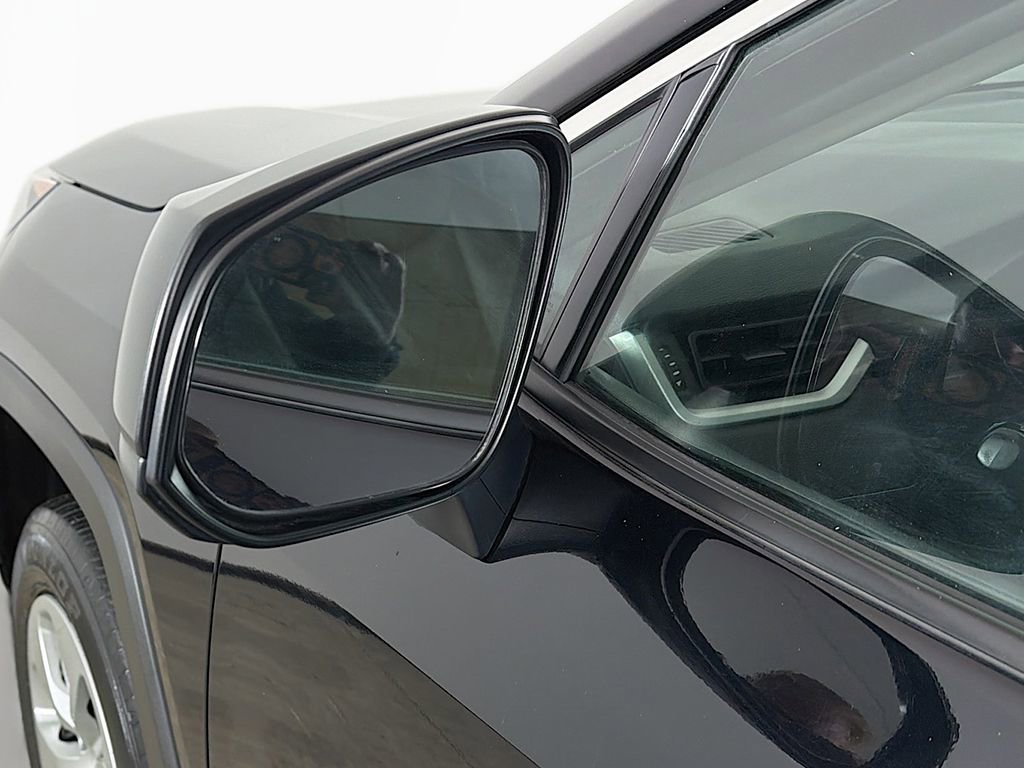 Used 2021 Toyota RAV4 LE image 25