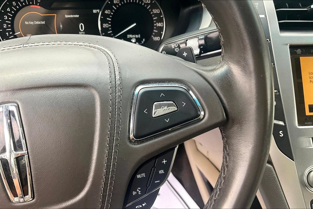 Used 2019 Lincoln MKZ Premiere FWD image 17