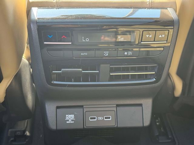 Used 2023 Acura MDX SH-AWD w/ Technology Package image 17