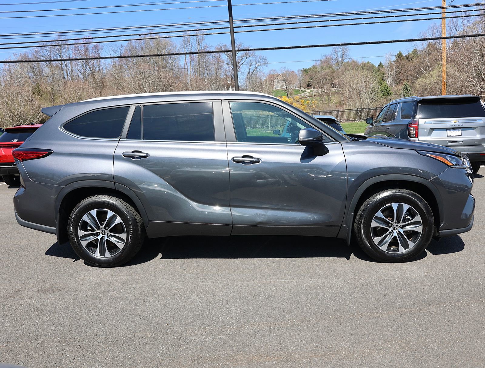 Used 2023 Toyota Highlander XLE image 8