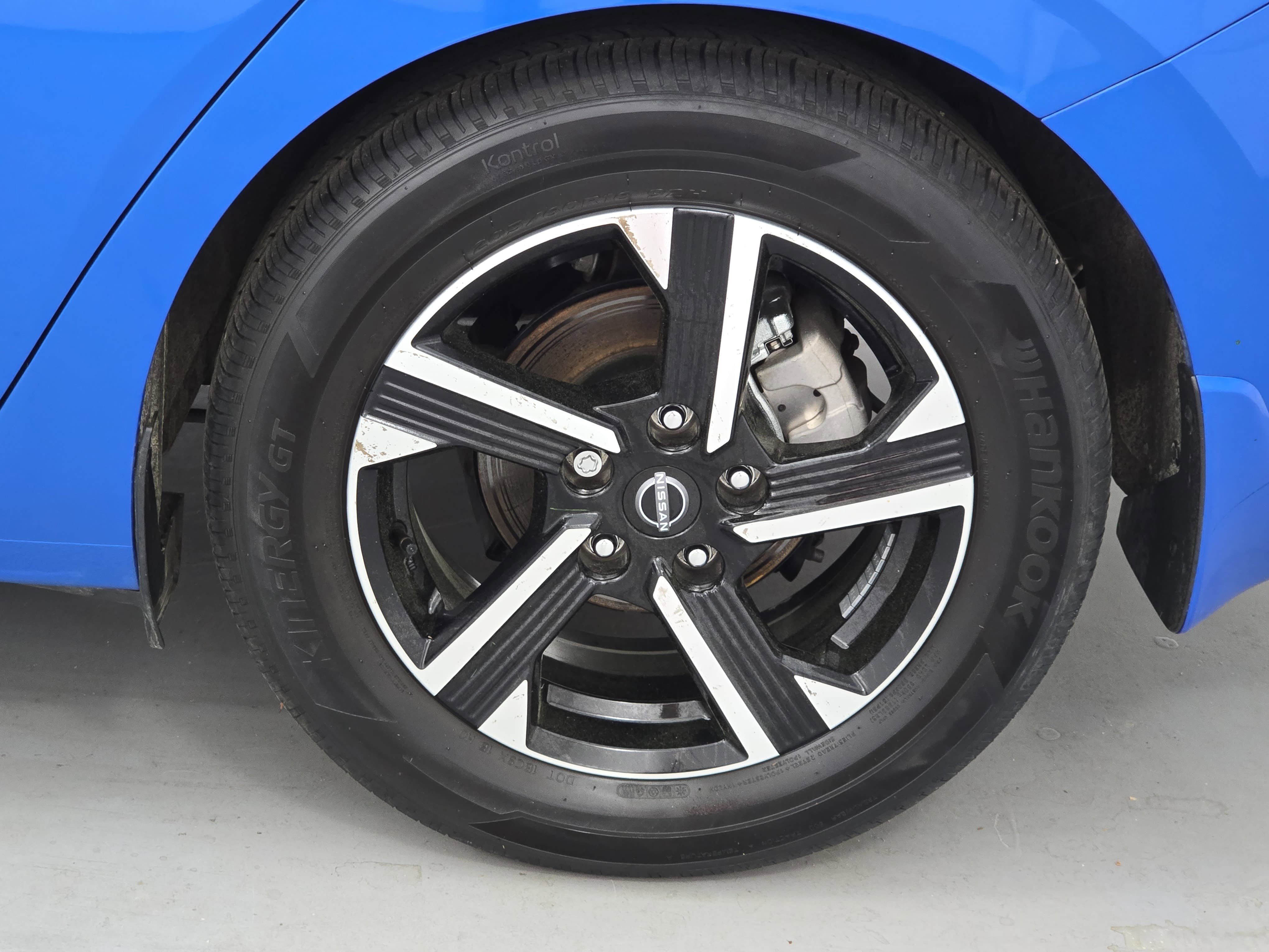 Certified 2025 Nissan Sentra SV image 31