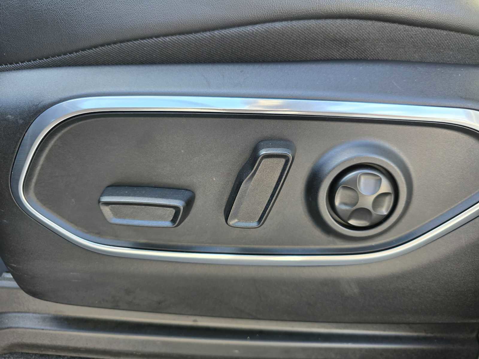 Used 2022 Jeep Wagoneer Series III w/ Flexible Seating Group image 25