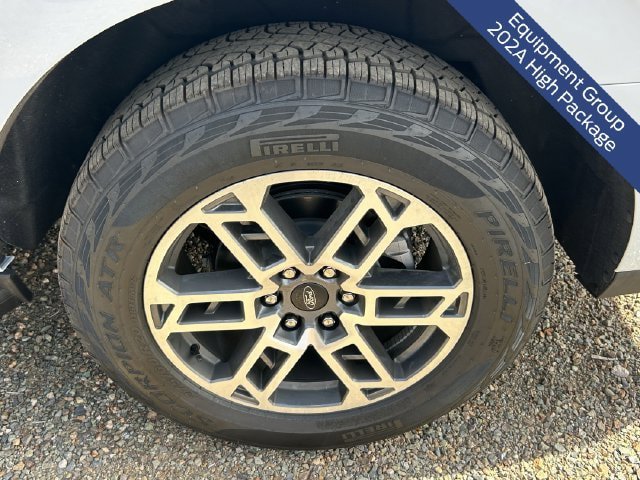 Certified 2025 Ford Expedition Active AWD/4WD image 9