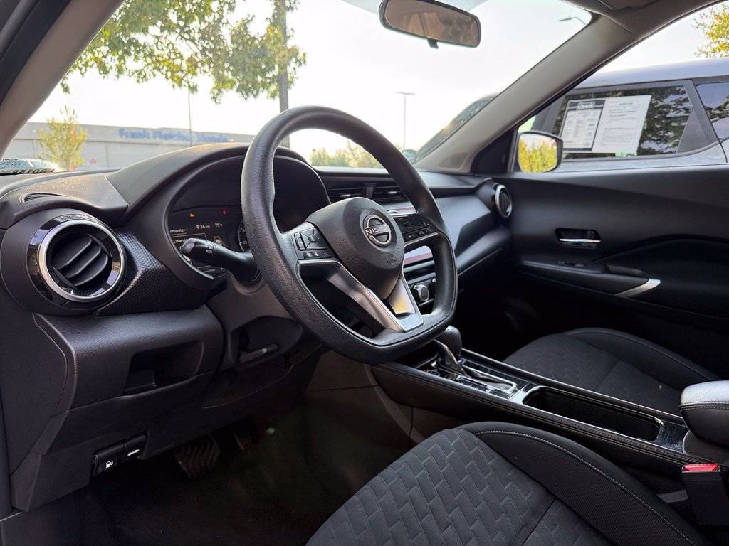 Used 2023 Nissan Kicks SV FWD image 9