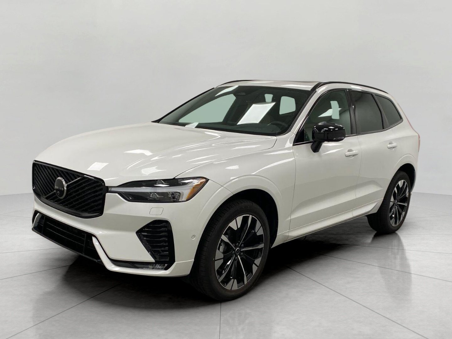 Used 2026 Volvo XC60 B5 Plus w/ Climate Package AWD/4WD image 10