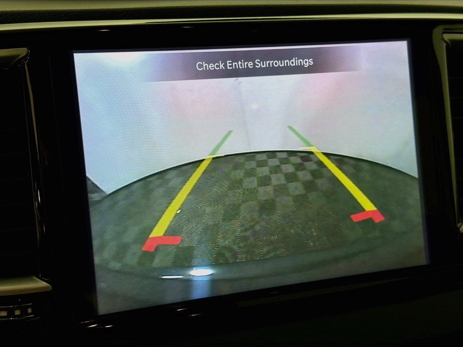 Used 2024 Chrysler Pacifica Touring-L FWD image 20