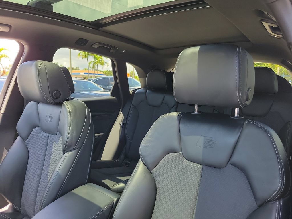Certified 2022 Audi SQ5 Premium Plus w/ Premium Plus Package AWD/4WD image 15