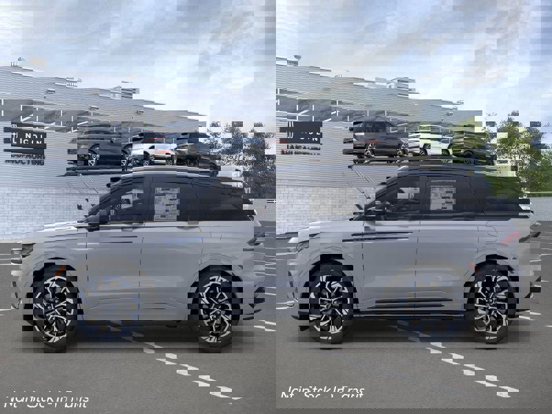 New 2026 Lincoln Nautilus Reserve image 3