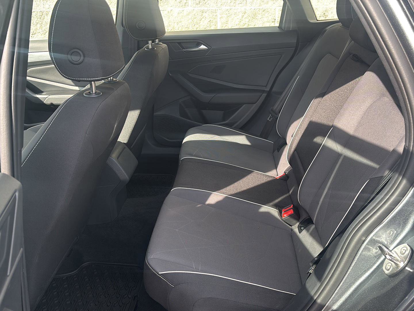 Used 2025 Volkswagen Jetta Sport image 31