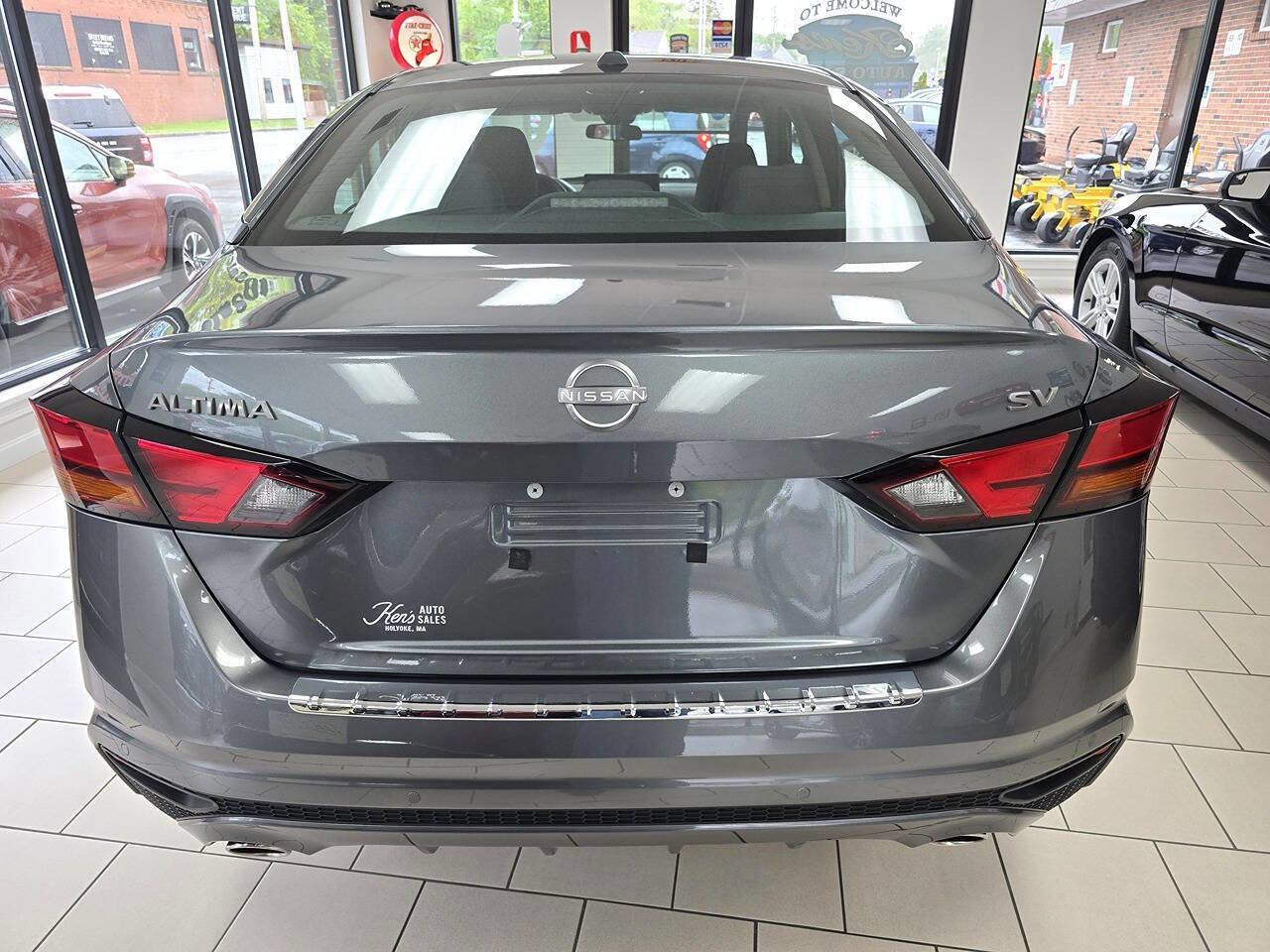 Used 2023 Nissan Altima 2.5 SV w/ SV Premium Package FWD image 15