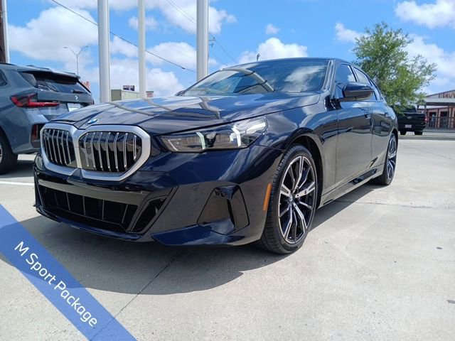 Certified 2025 BMW 530i w/ M Sport Package image 3