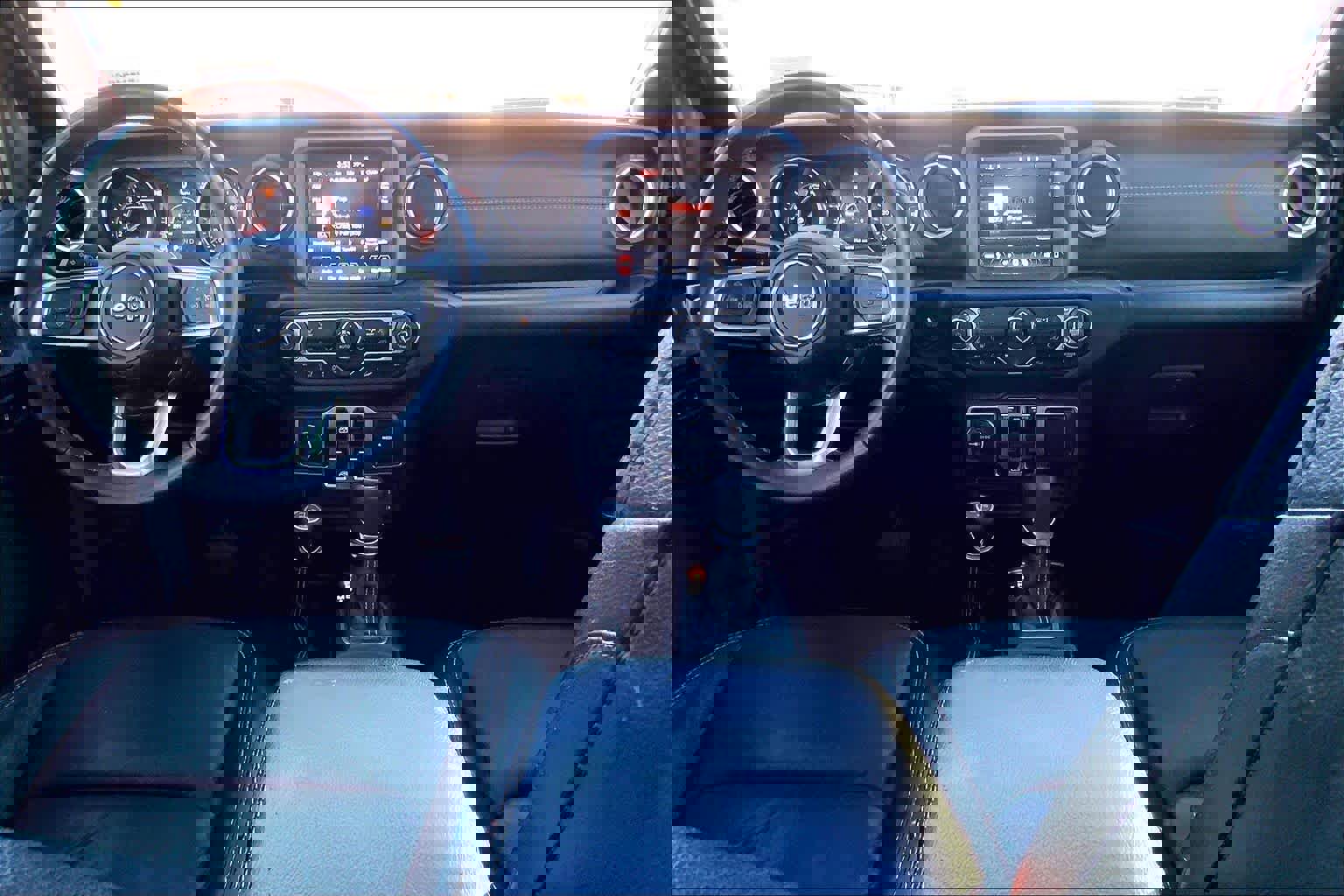 Used 2018 Jeep Wrangler Unlimited Sahara image 17