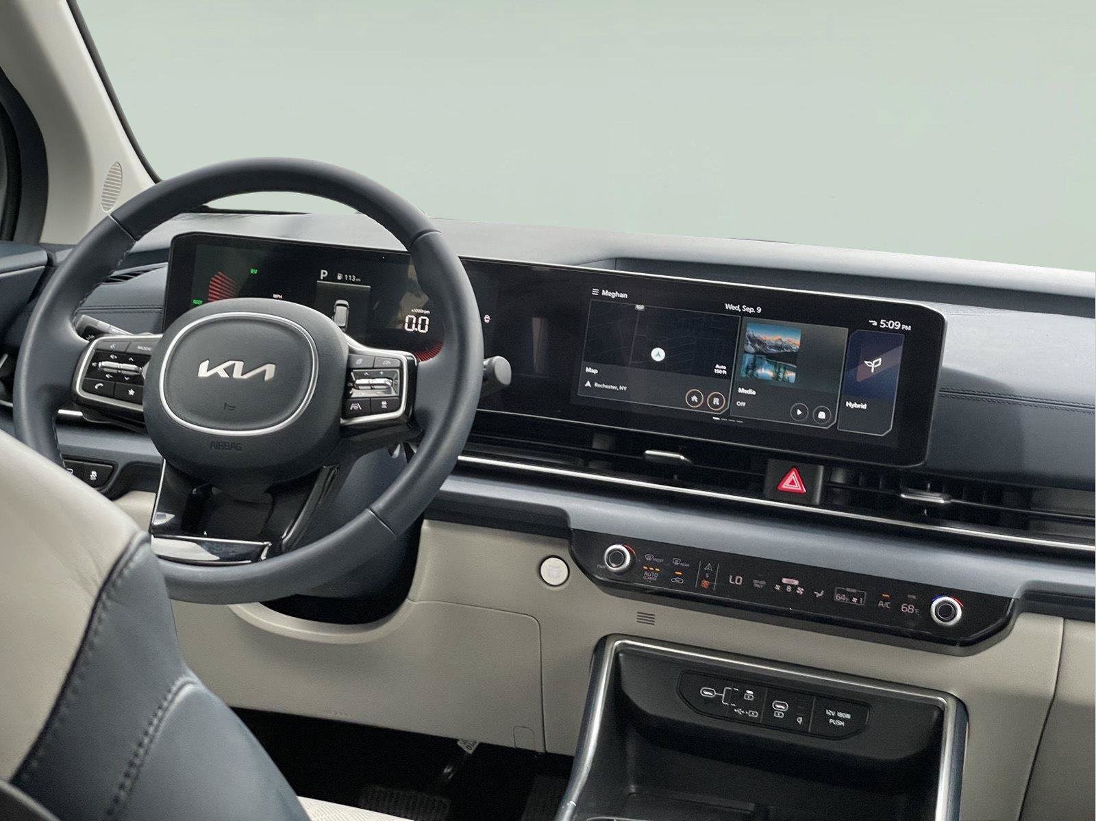 Used 2025 Kia Carnival EX FWD image 22