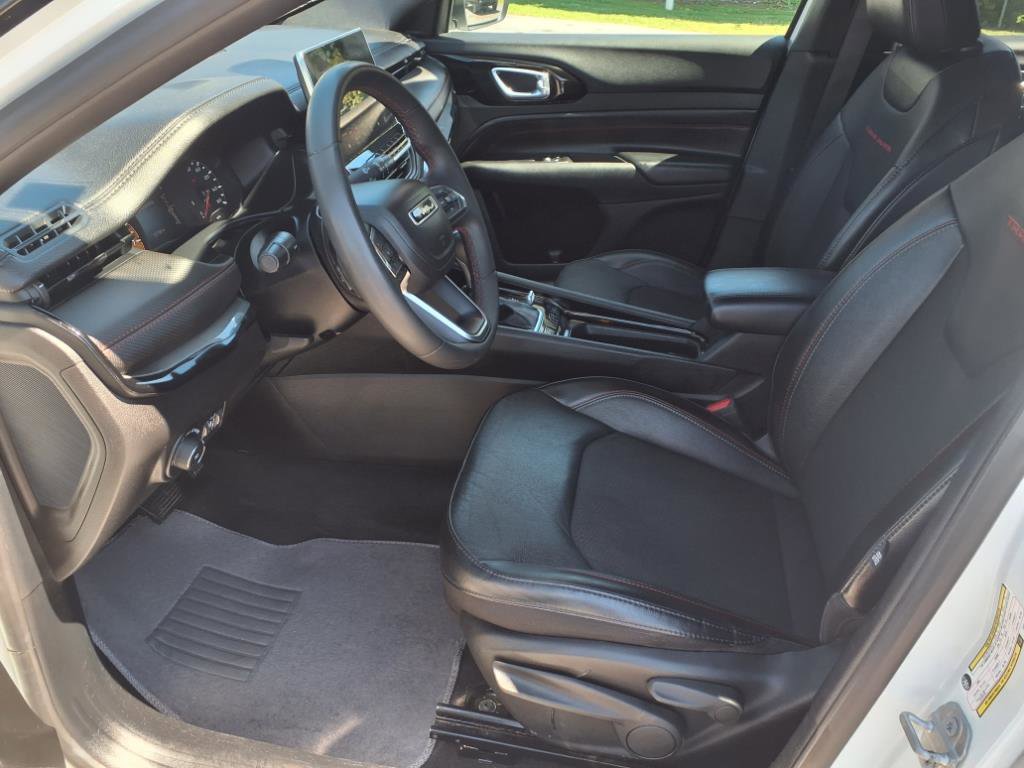 Used 2023 Jeep Compass Trailhawk image 7