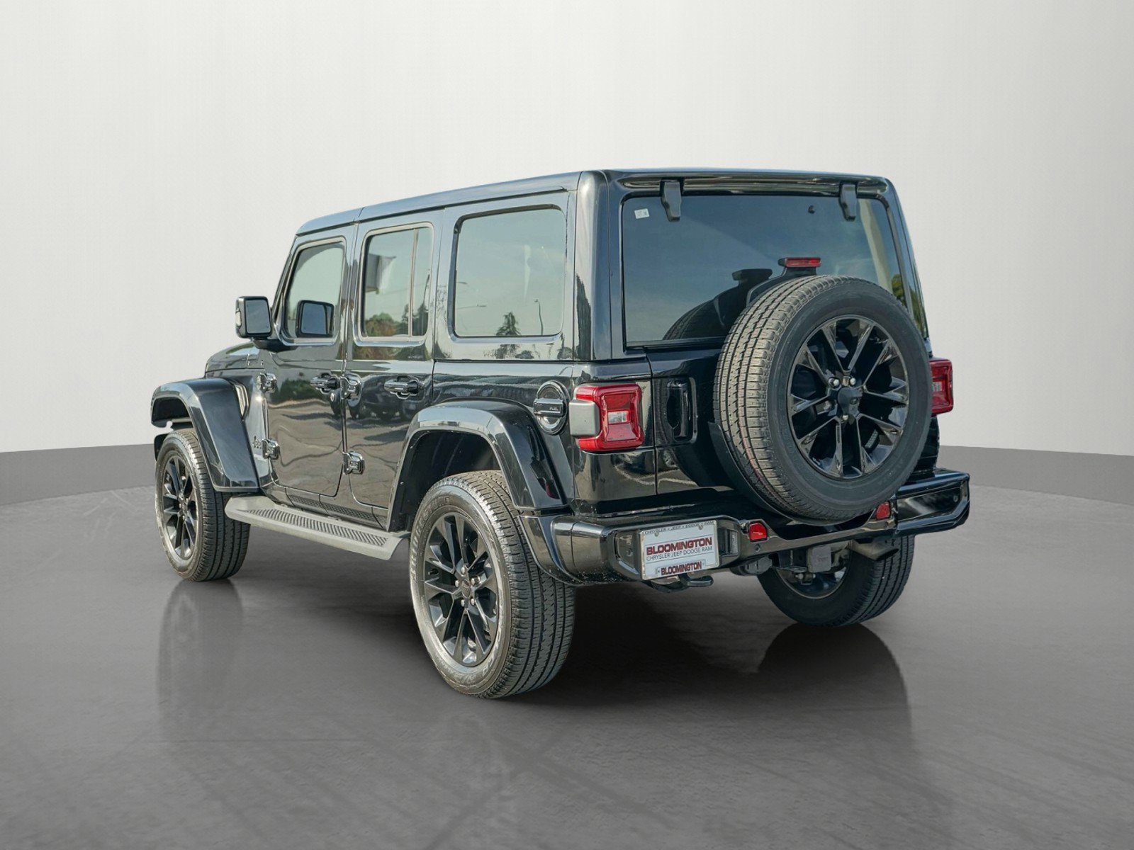 Used 2022 Jeep Wrangler Unlimited Sahara image 5