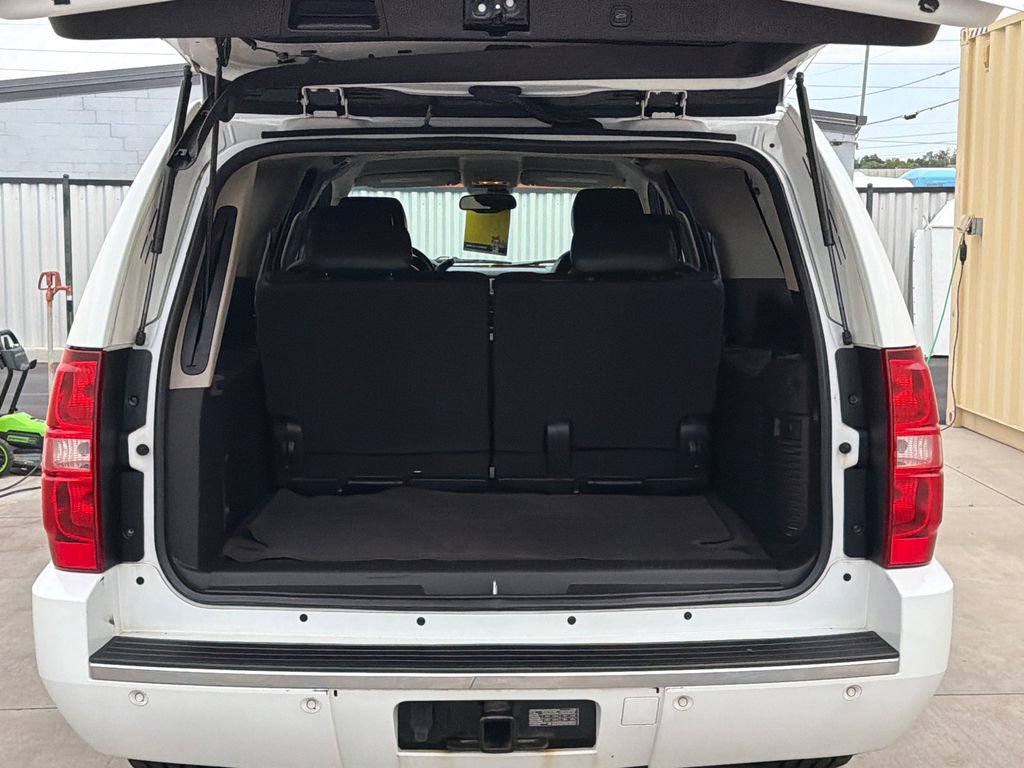 Used 2009 Chevrolet Suburban LTZ AWD/4WD image 21