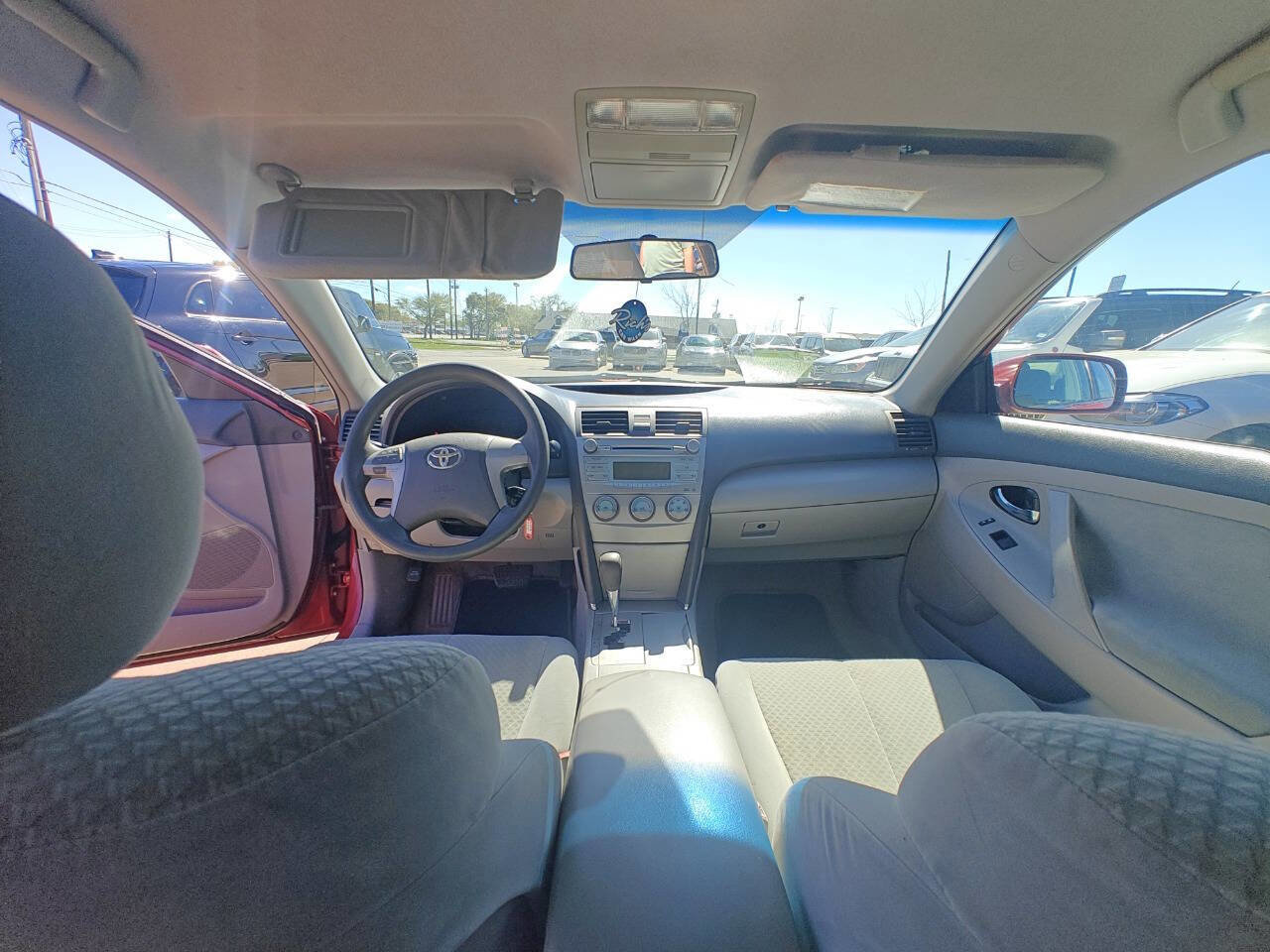 Used 2009 Toyota Camry LE FWD image 10