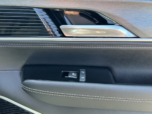 New 2026 Jeep Grand Wagoneer L Limited AWD/4WD image 19