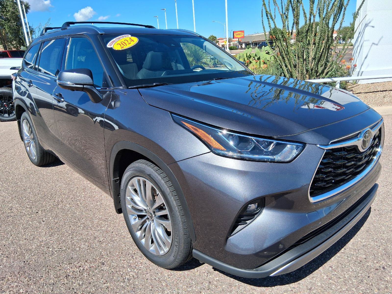 Certified 2024 Toyota Highlander Platinum AWD/4WD image 9
