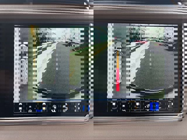 Used 2022 GMC Yukon XL Denali image 33