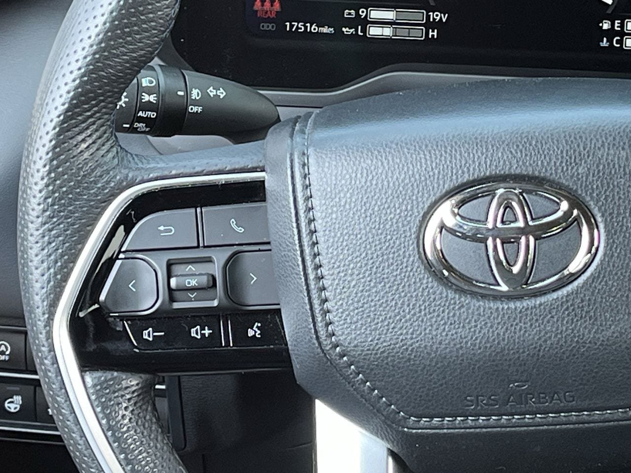 Used 2024 Toyota Tundra Platinum AWD/4WD image 12
