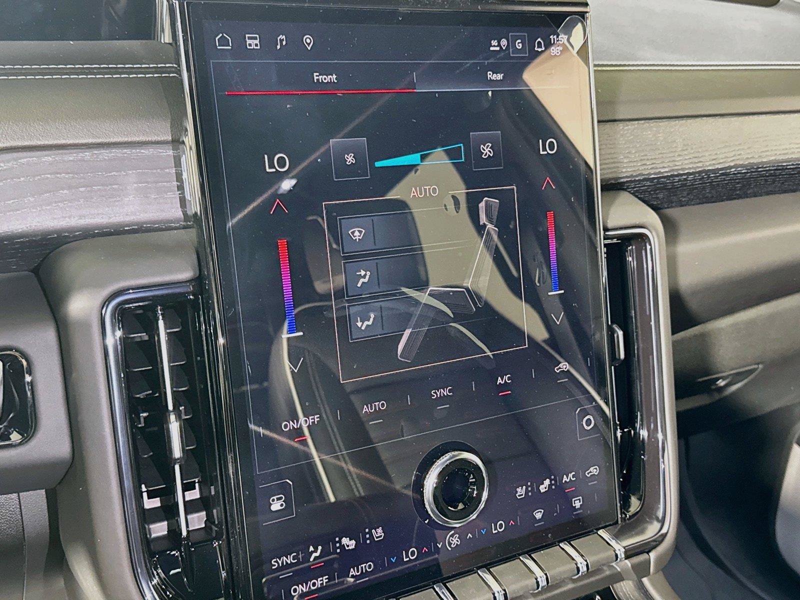 New 2026 GMC Yukon XL AT4 Ultimate AWD/4WD image 10