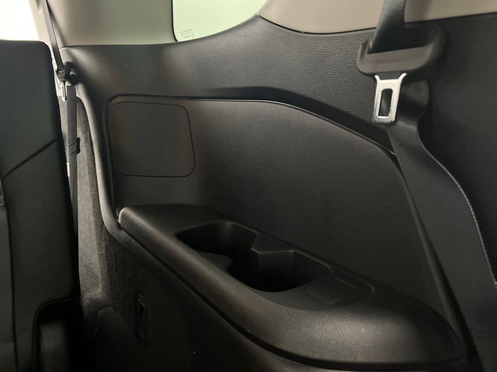 Used 2025 Nissan Pathfinder SL image 32